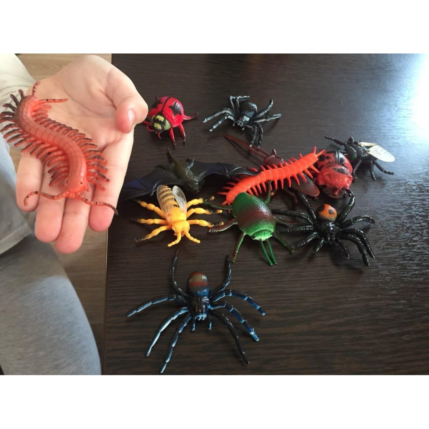 16-Piece Realistic Insect Figures Set: image 6